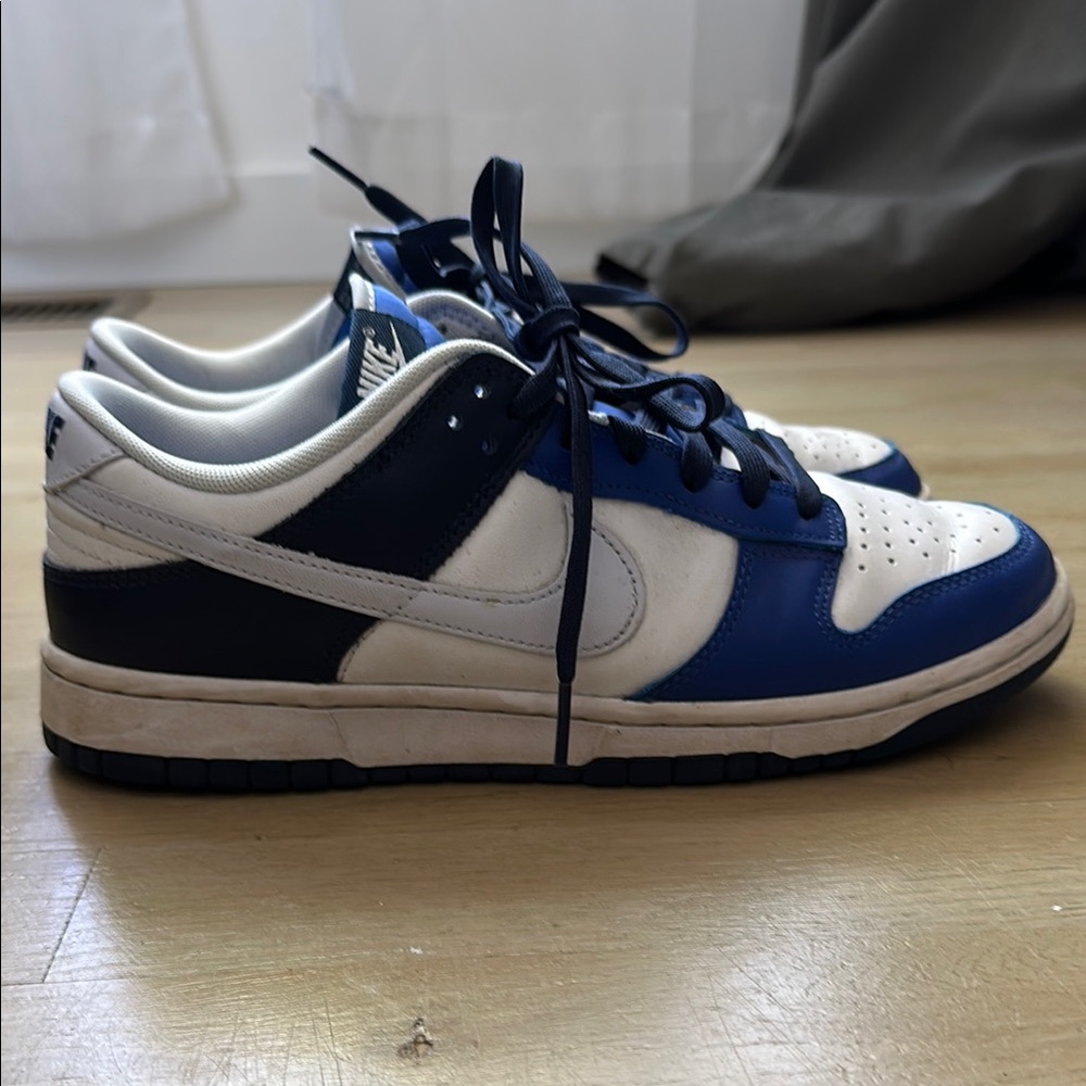 Nike Men's Blue and White Sneakers